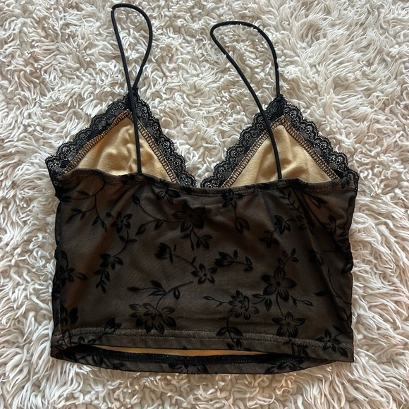 Lace Cropped Tank Top - Picture 3 of 4